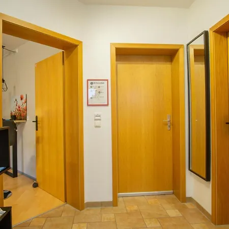 Ferienwohnung Zum Sperberring - Parkplatz - Wallbox - Wlan - Netflix&Disney - Sehr Ruhig - Perfekt Zum Entspannen & Erholen Ilmenau Extérieur photo